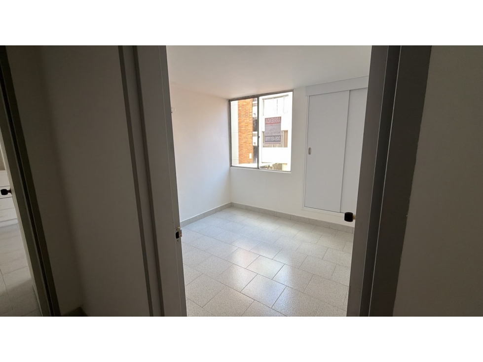 Cómodo y amplio apartamento en Laureles COD3017 — foto 5