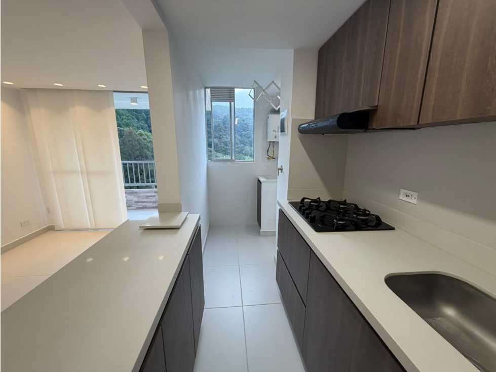 Hermoso apartamento en Loma de San José, Sabaneta COD5067 — foto 3