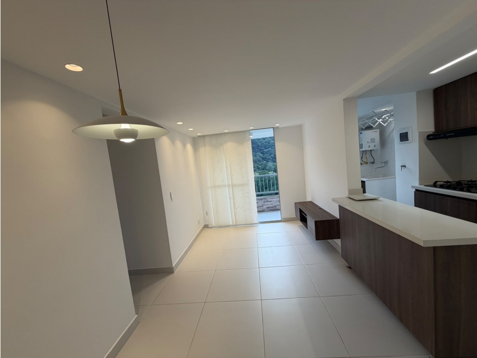 Hermoso apartamento en Loma de San José, Sabaneta COD5067 — foto 2