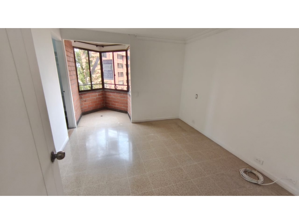 Cómodo apartamento en el Poblado, Loma del Tesoro COD1050 — foto 5