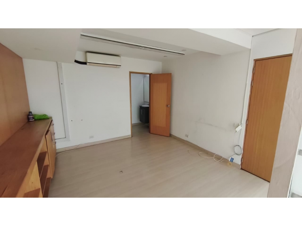 Amplia Oficina/ Local en Avenida Guayabal COD1054 — foto 4