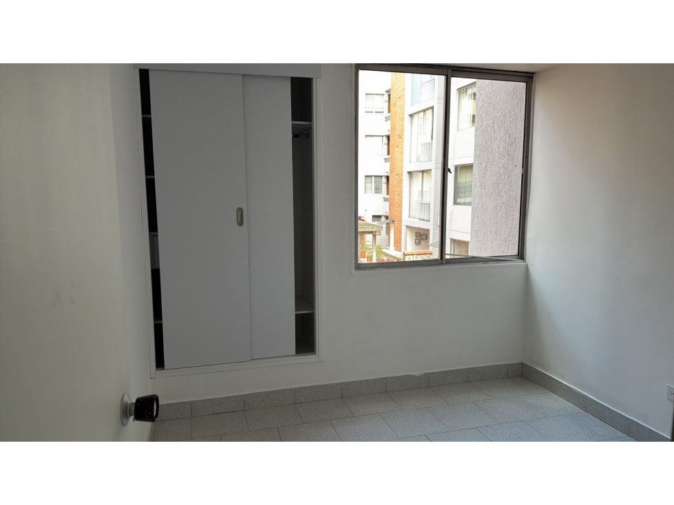 Cómodo y amplio apartamento en Laureles COD3017 — foto 6