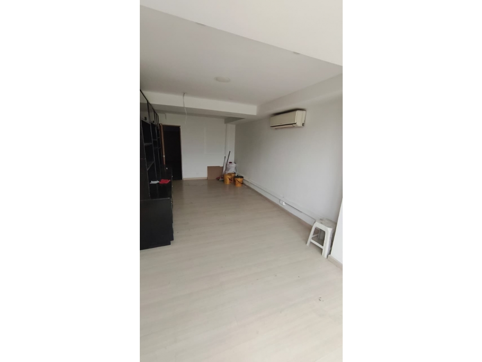 Comoda Oficina/ Local en Avenida Guayabal COD 1053 — foto 2