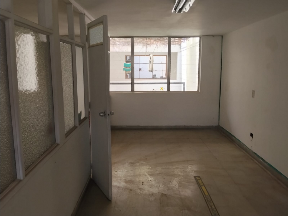 Gran Local bodega en Prado centro COD5004 — foto 5