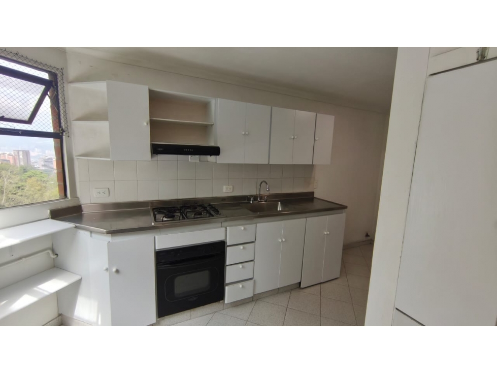Cómodo apartamento en el Poblado, Loma del Tesoro COD1050