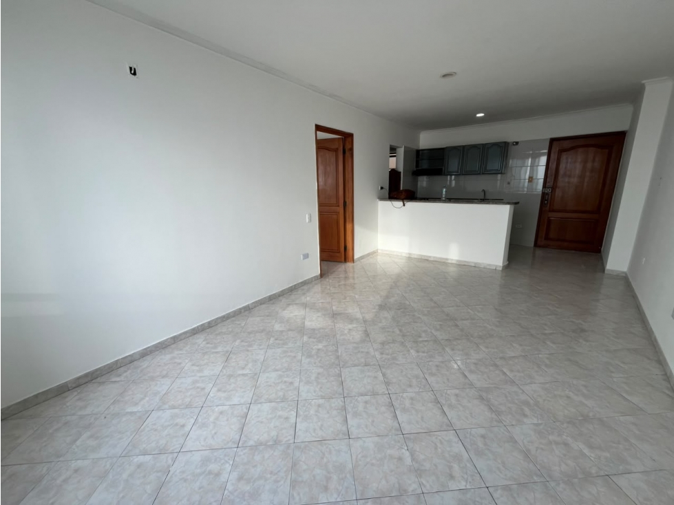 APARTAMENTOI EN ARRIENDO SIN AMOBLAR — foto 2
