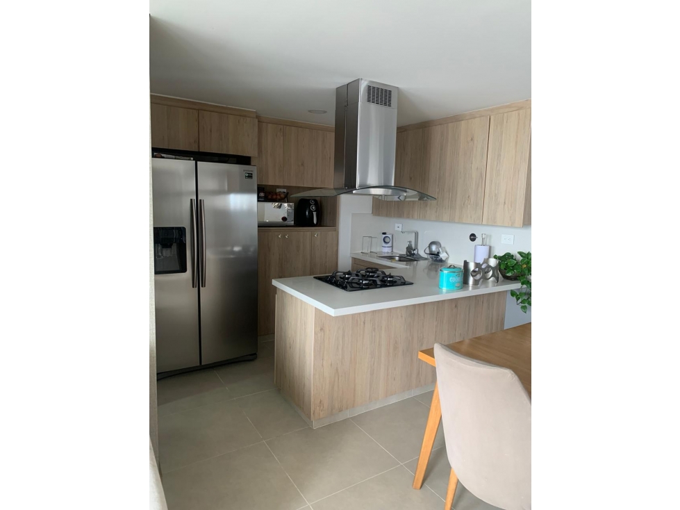 APARTAMENTO EN VENTA BOSQUE SANTO PISO ALTO EN PALMAS HERMOSO CCZ — foto 3