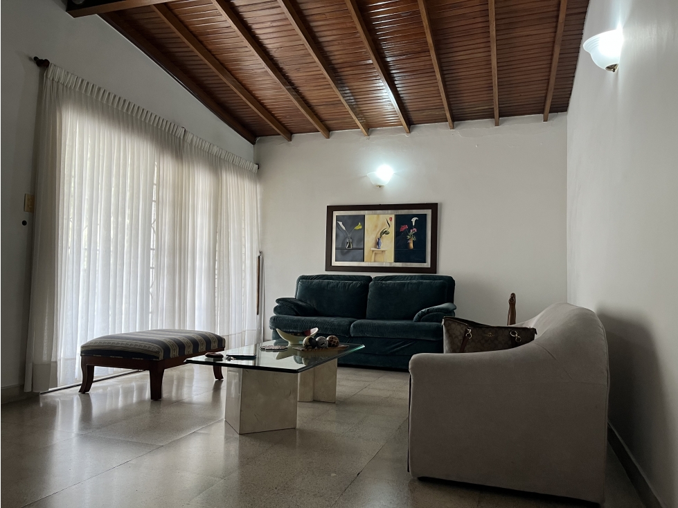 CASA EN LAURELES CERCA DE SANTA TERESITA PARA VENTA DD