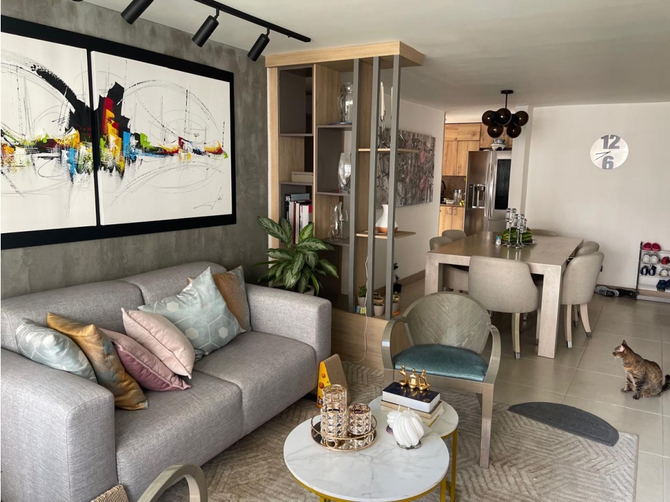 APARTAMENTO MODERNO PARA VENTA EN CASTROPOL EN PISO ALTO IYC