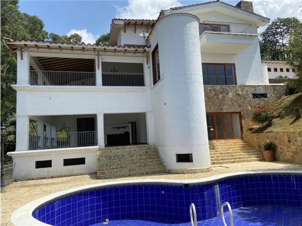 VENTA DE CASA EN PALMAS CON OPORTUNIDAD DE REMODELAR SM