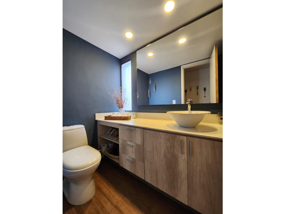 APARTAMENTO EN VENTA CON AREAS GENEROSAS Y REFORMADO CYM — foto 2