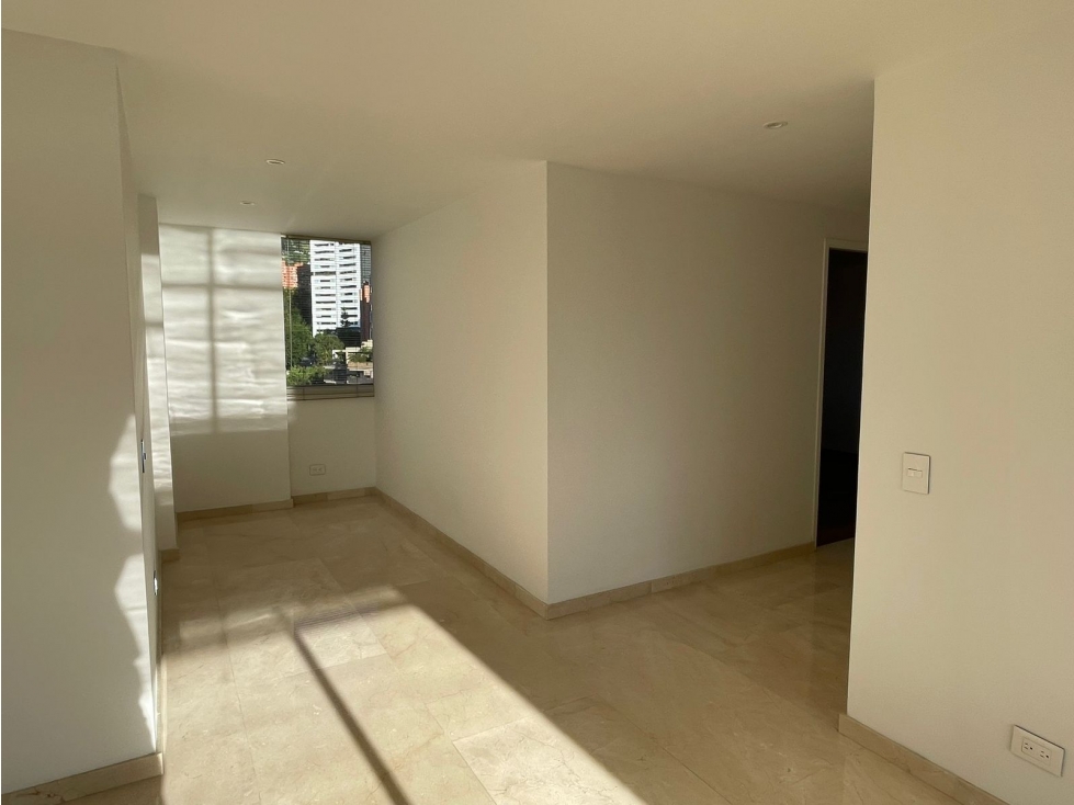 APARTAMENTO EN PISO ALTO SECTOR SAN LUCAS EN RENTA DD — foto 2