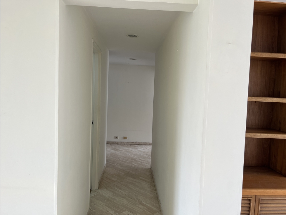 APARTAMENTO EN EL POBLADO PARA RENTA EN ZONA SILENCIOSA Y CAMPESTRE — foto 3