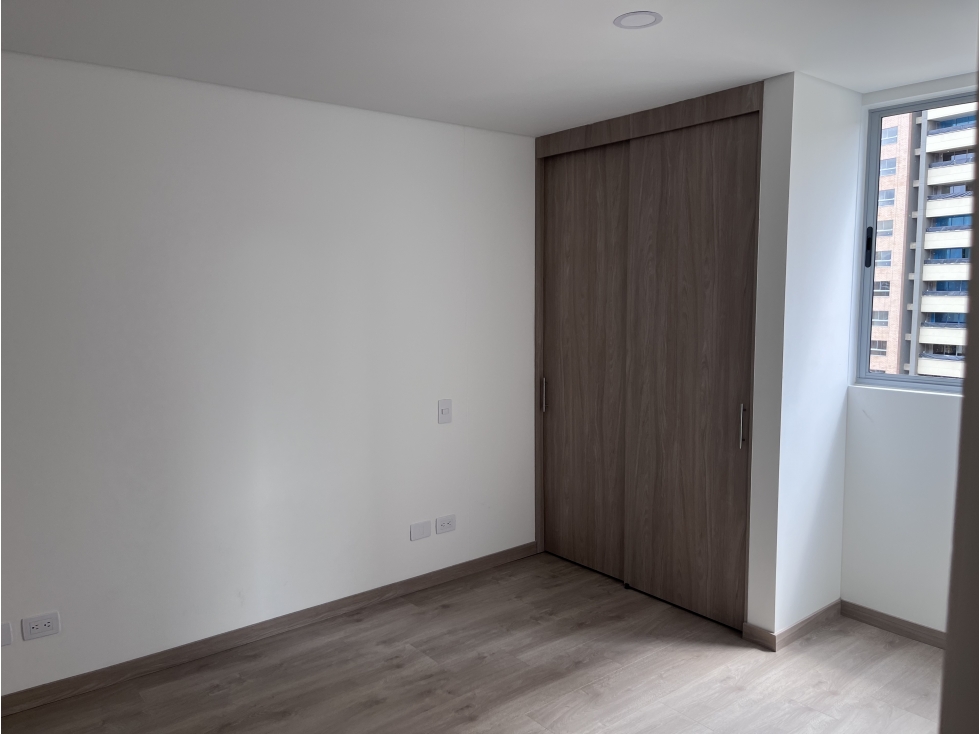 APARTAMENTO PARA RENTA EN SABANETA EN PISO ALTO CON ACABADOS AAA — foto 4