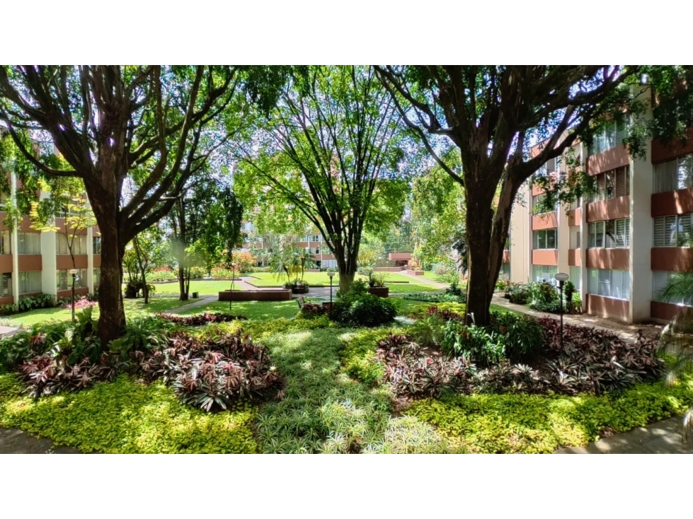 APARTAMENTO PARA VENTA EN EL POBLADO LISTO PARA REMODELAR