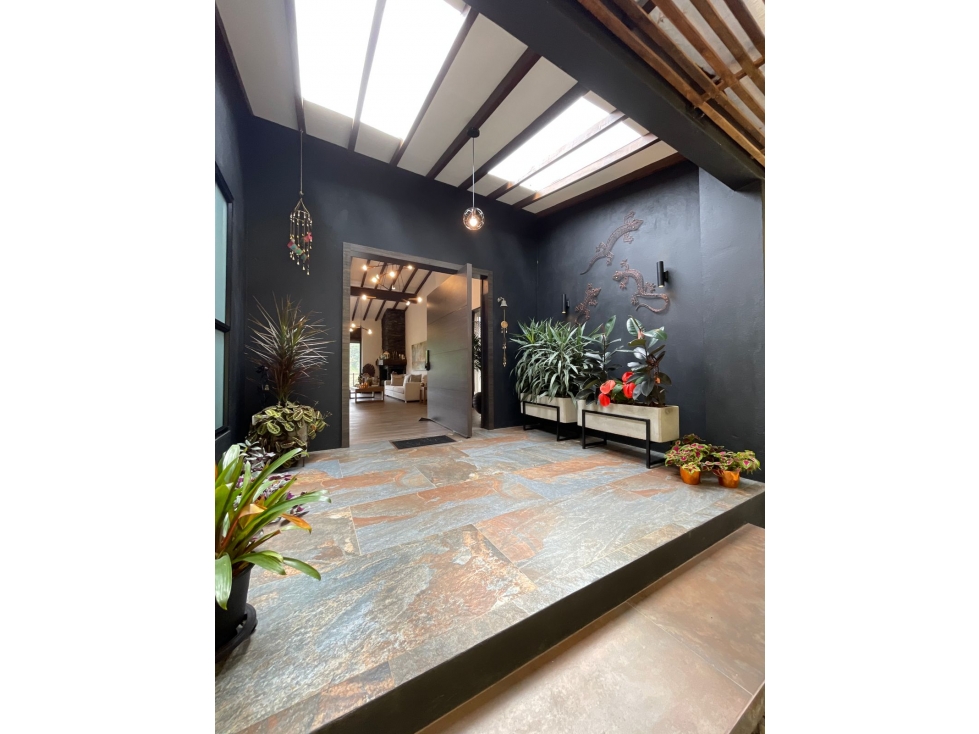 CASA EN FIZEBAD PARA VENTA DE REVISTA CON ACABADOS DE LUJO