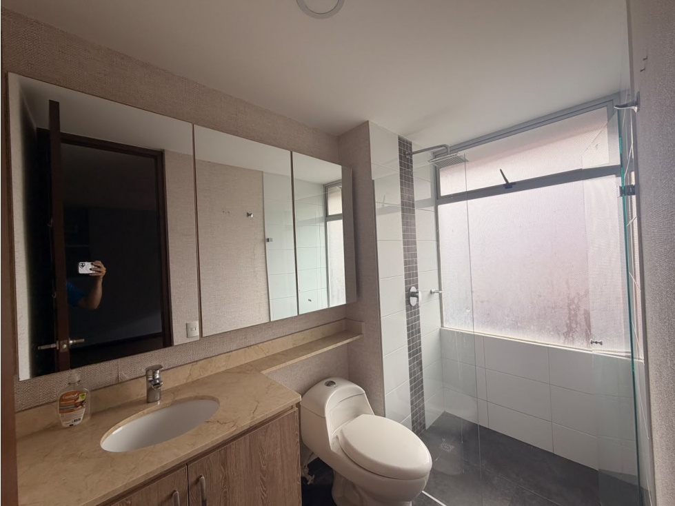 APARTAMENTO EN CUMBRES PARA RENTA CON TERRAZA PISO INTERMEDIO — foto 2