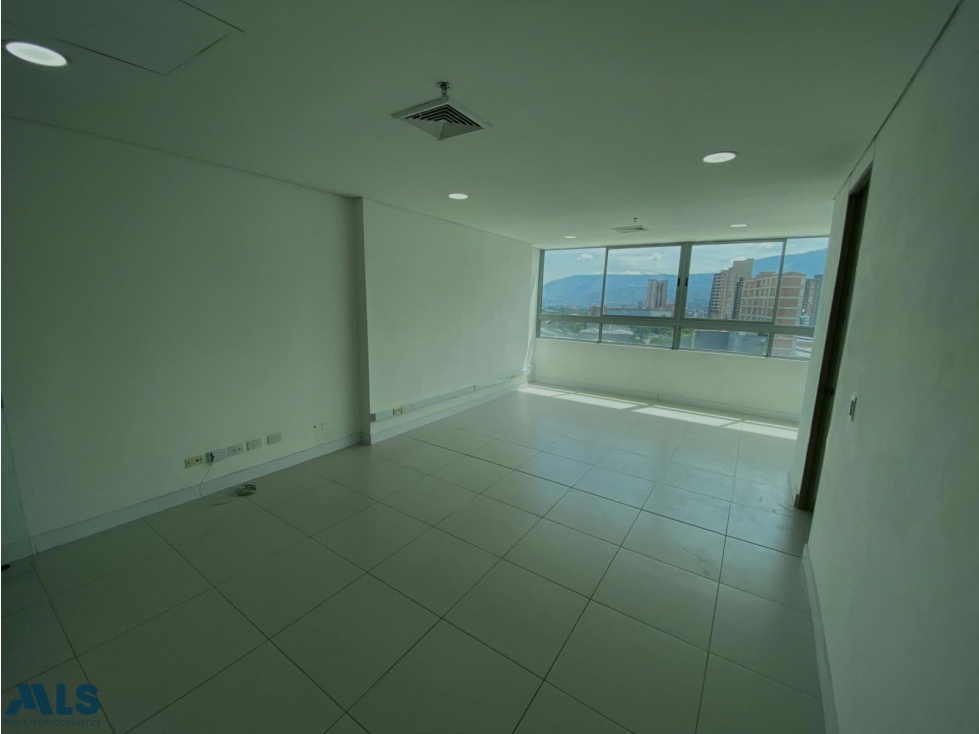 OFICINAS PARA LA VENTA EN SABANETA CON POSIBILIDAD DE CONEXION