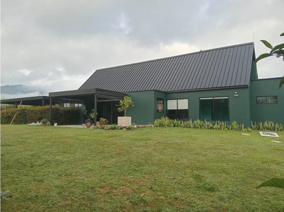CASA INDEPENDIENTE EN LA CEJA PARA RENTA SECTOR CANTARRANA