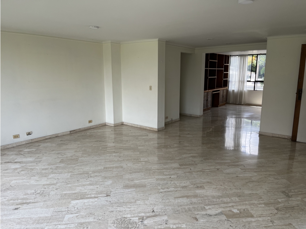 APARTAMENTO EN EL POBLADO PARA RENTA EN ZONA SILENCIOSA Y CAMPESTRE — foto 2
