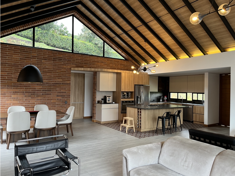 CASA CAMPESTRE DE REVISTA EN 1 SOLO NIVEL EN GUARNE PARA LA VENTA DD