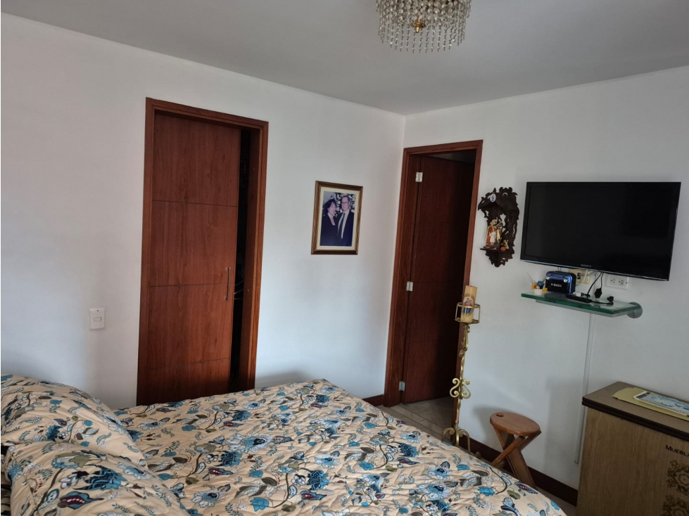 APARTAMENTO EN RENTA IMPECABLE SECTOR LAURELES EN PISO ALTO — foto 4
