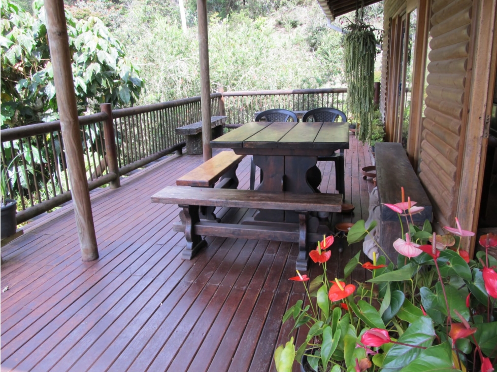 CASA CAMPESTRE EN VENTA CON LOTE ESPECTACULAR EN EL RETIRO CCZ