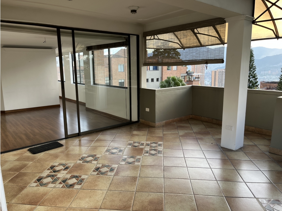 APARTAMENTO PARA VENTA O RENTA DE DOS NIVELES EN LA SUPERIOR DD