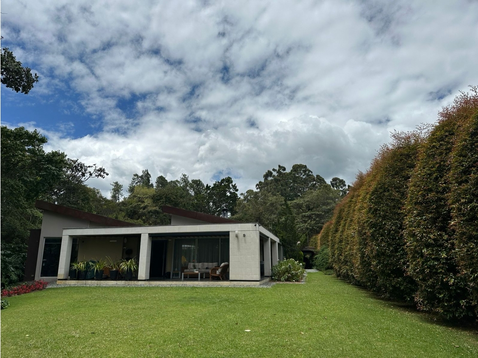 CASA EN SECTOR EXCLUSIVO PARA RENTA EN EL ALTO DE PALMAS CCZ