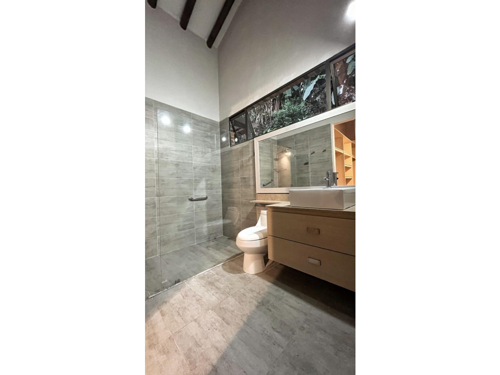 CASA PARA RENTA Y VENTA EN ENVIGADO LOMA DE LAS BRUJAS CCZ — foto 2