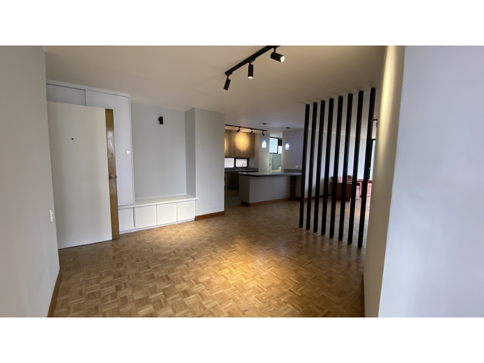 APARTAMENTO REMODELADO EN MILLA DE ORO PARA VENTA — foto 3