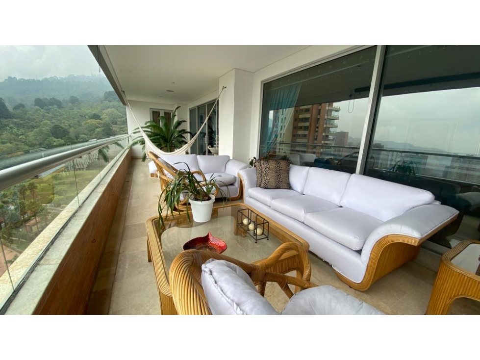 APARTAMENTO EN LOMA DEL TESORO PARA VENTA PISO ALTO CCZ