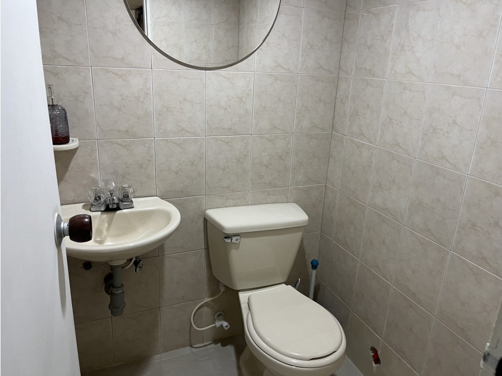 OFICINA EN EL POBLADO SECTOR CASTROPOL PARA RENTA O VENTA CCZ — foto 3