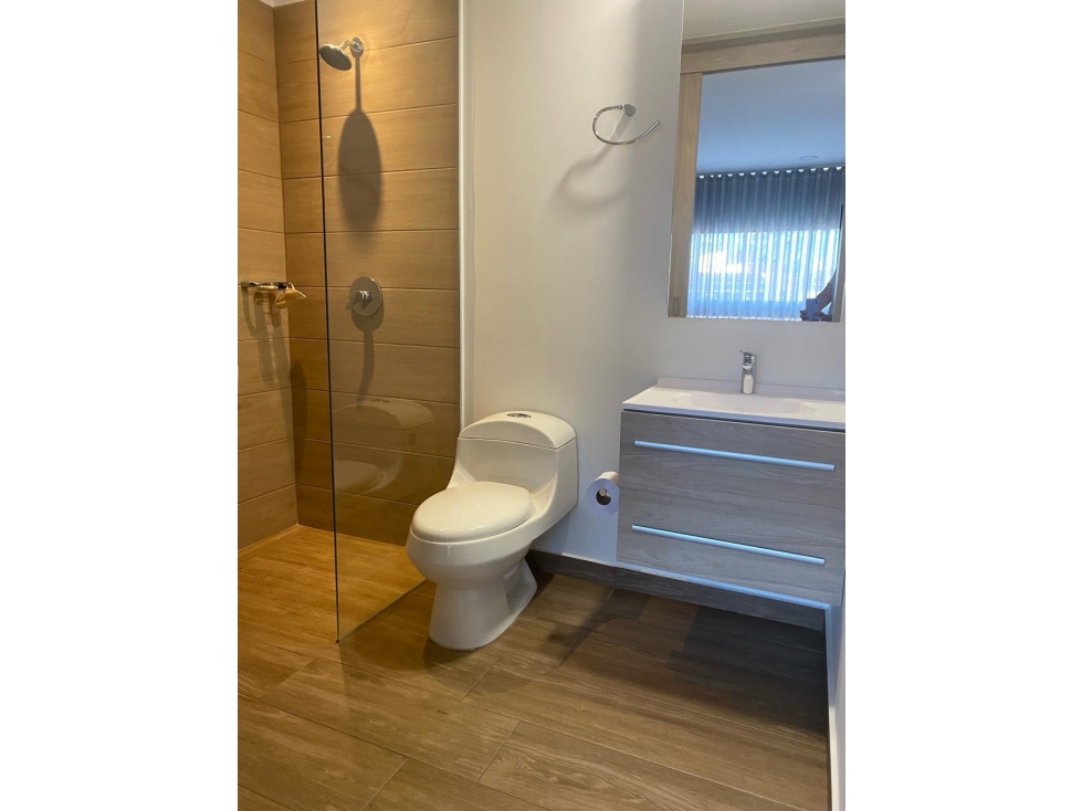 APARTASUITE EN SENIORS VERGEL PARA VENTA EN PISO INTERMEDIO CCZ — foto 3