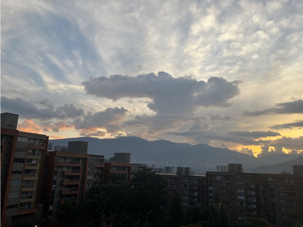 APARTAMENTO HERMOSO PARA VENTA EN ENVIGADO PISO ALTO CCZ — foto 2