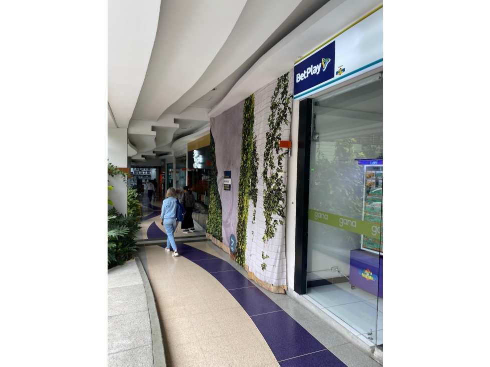 LOCAL EN OVIEDO PARA VENTA RENTANDO CON INQUILINO AAA CYS — foto 2