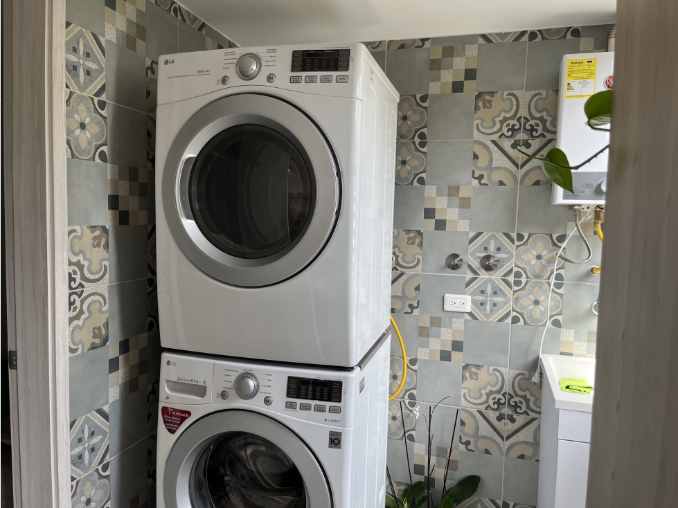 APARTAMENTO REMODELADO PARA VENTA EN EL POBLADO PARTE PLANA DD — foto 4