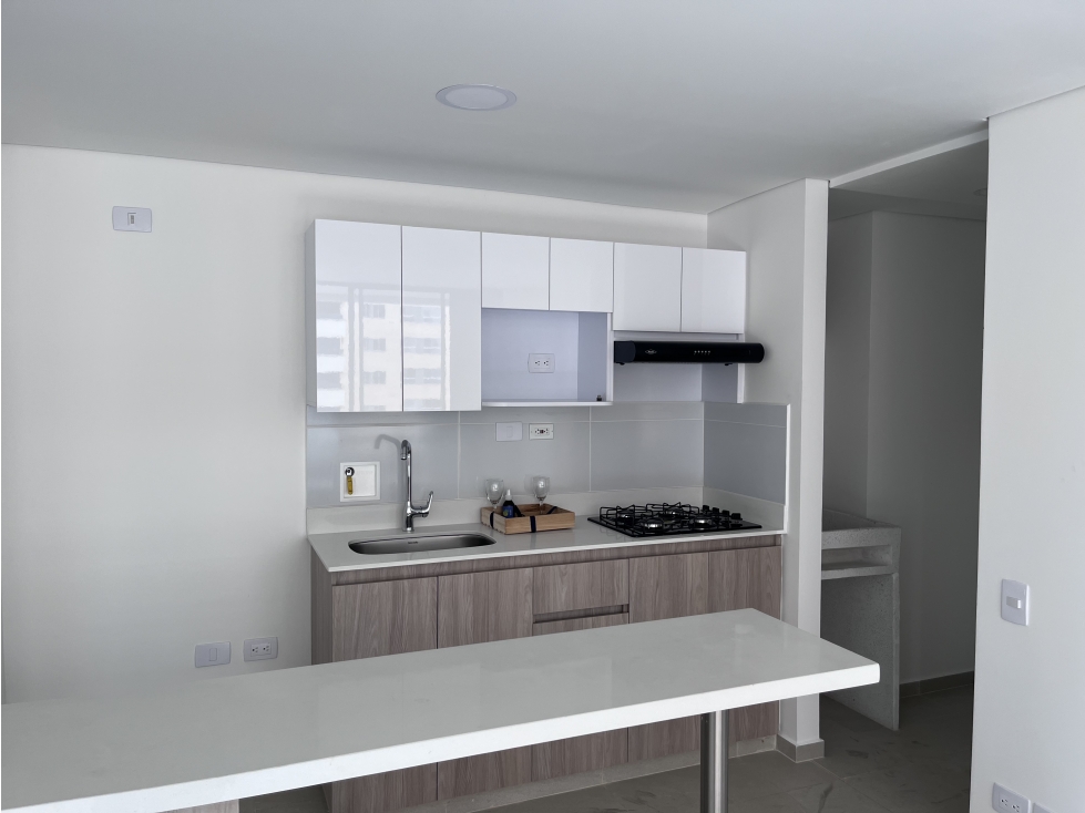APARTAMENTO PARA RENTA EN SABANETA EN PISO ALTO CON ACABADOS AAA — foto 2