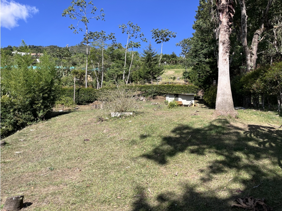 CASA DE REVISTA PARA LA VENTA EN LOMA DEL TESORO CON UNA VISTA BRUTAL — foto 3