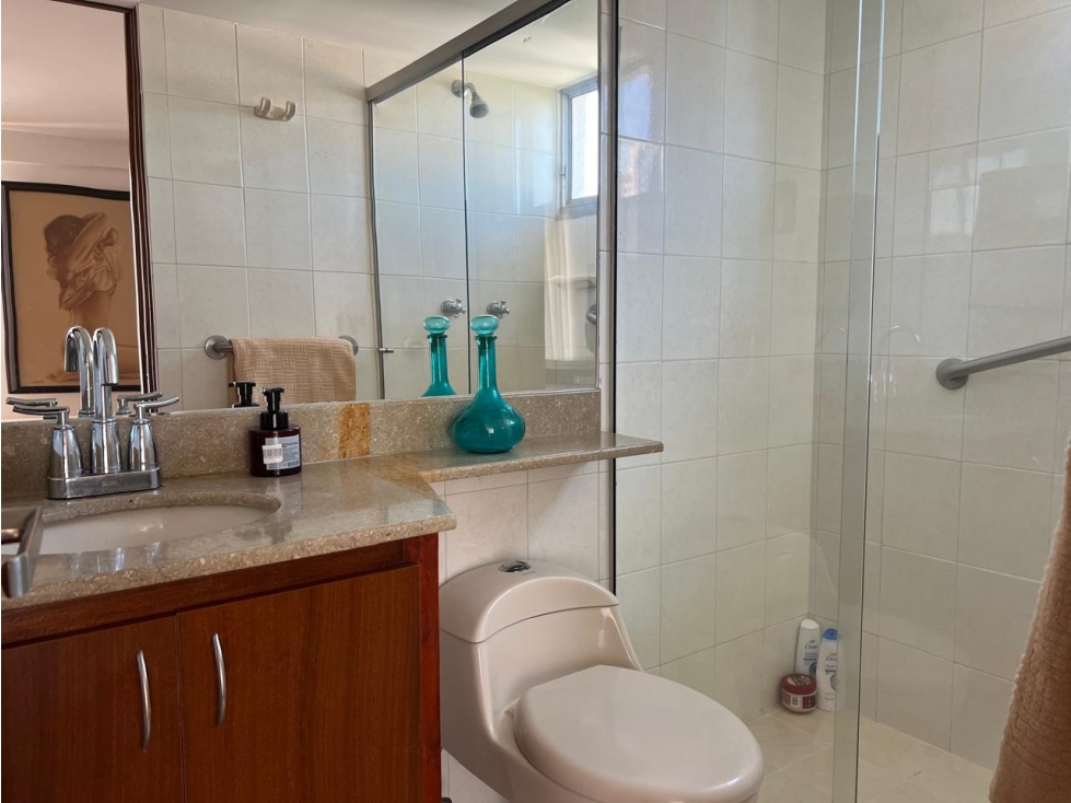 APARTAMENTO CON VISTA HERMOSA PARA RENTA EN EL POBLADO PISO ALTO — foto 3