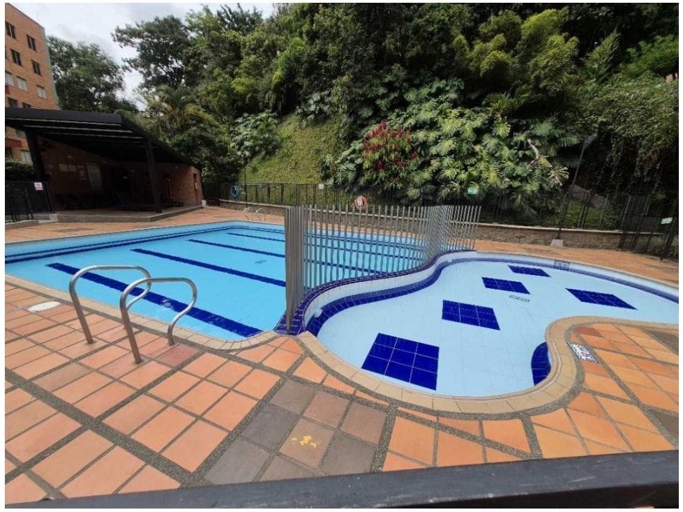APARTAMENTO PARA LA VENTA EN ENVIGADO UNIDAD FAMILIAR — foto 2