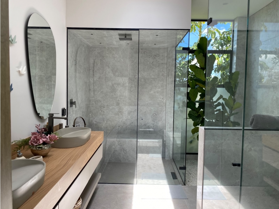 CASA ESPECTACULAR DE 1 NIVEL EN EL RETIRO EN UNIDAD EXCLUSIVA MYC — foto 3