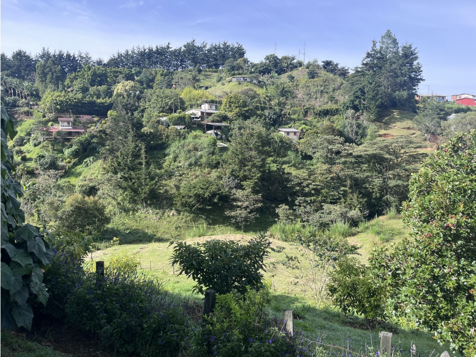 FINCA EN VENTA O RENTA CON GRAN POTENCIAL ENTRE EL RETIRO Y LA CEJA
