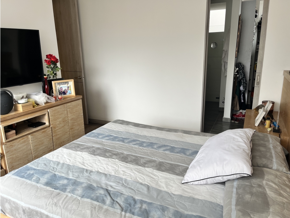APARTAMENTO PARA VENTA EN ENVIGADO PISO ALTO LOMA DE LOS MESA CCZ — foto 4