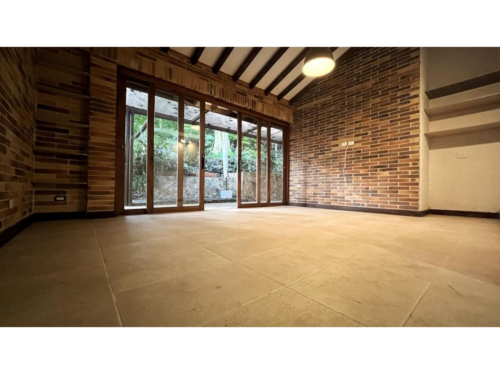 CASA PARA RENTA Y VENTA EN ENVIGADO LOMA DE LAS BRUJAS CCZ — foto 3