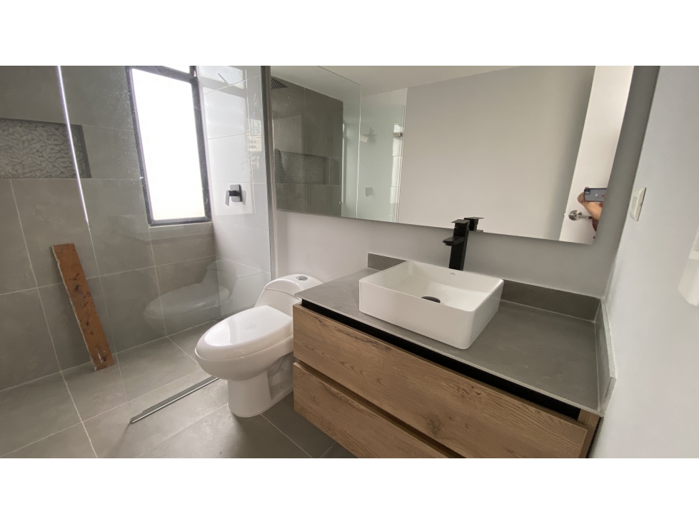 APARTAMENTO REMODELADO EN MILLA DE ORO PARA VENTA — foto 4