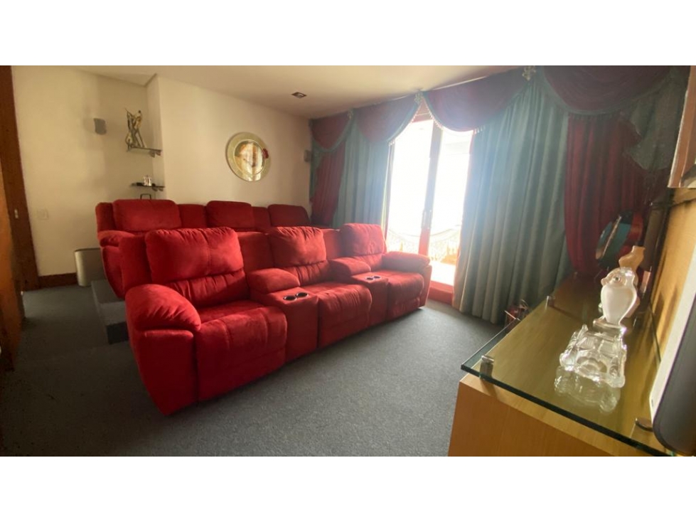 APARTAMENTO EN LOMA DEL TESORO PARA VENTA PISO ALTO CCZ — foto 4