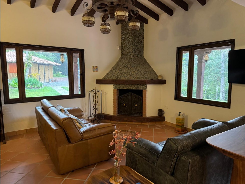 CASA CAMPESTRE DE 2 NIVELES AMOBLADA PARA VENTA EN GUARNE CCZ