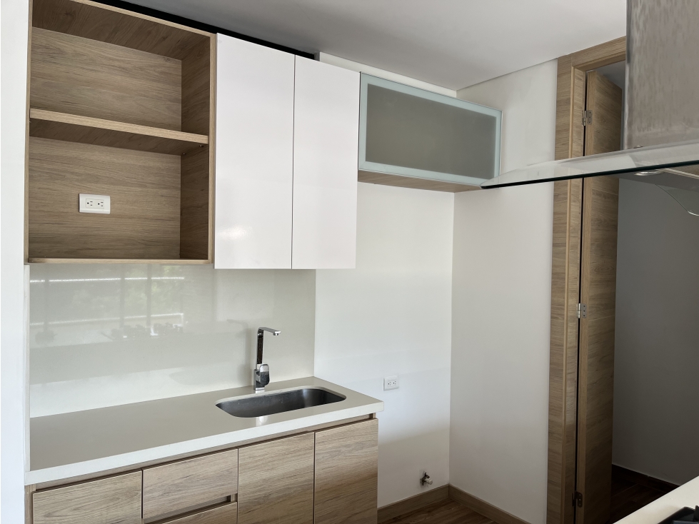 APARTAMENTO MODERNO EN ENVIGADO PARA RENTA DISPONIBLE CCZ — foto 4
