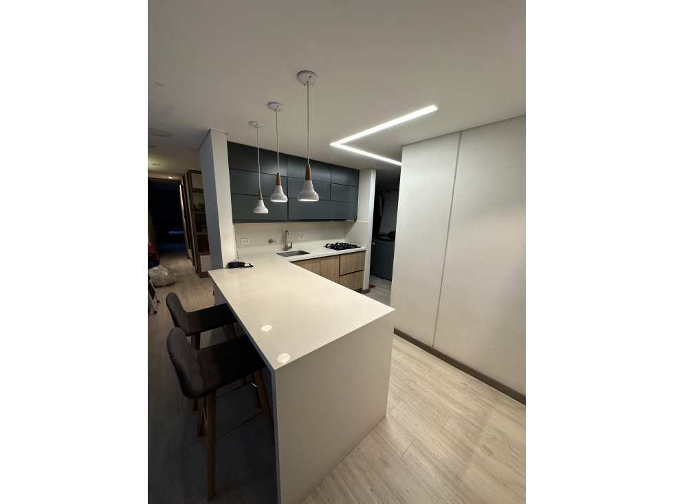APARTAMENTO REMODELADO EN PISO ALTO PARA VENTA EN CIUDAD DEL RIO DD — foto 3